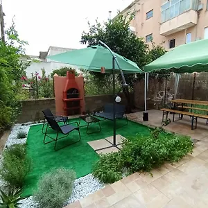 Casa Clara Centro Con Giardino Appartamento Oristano